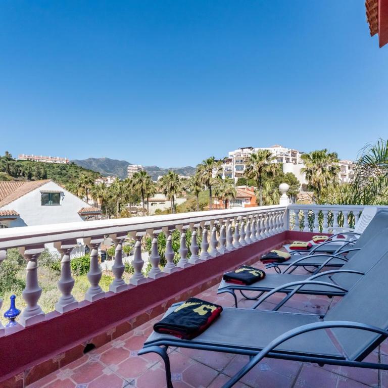 Majestic Villa by the Beach Heated Private Pool & Jacuzzi - Villa with Sea View - 16