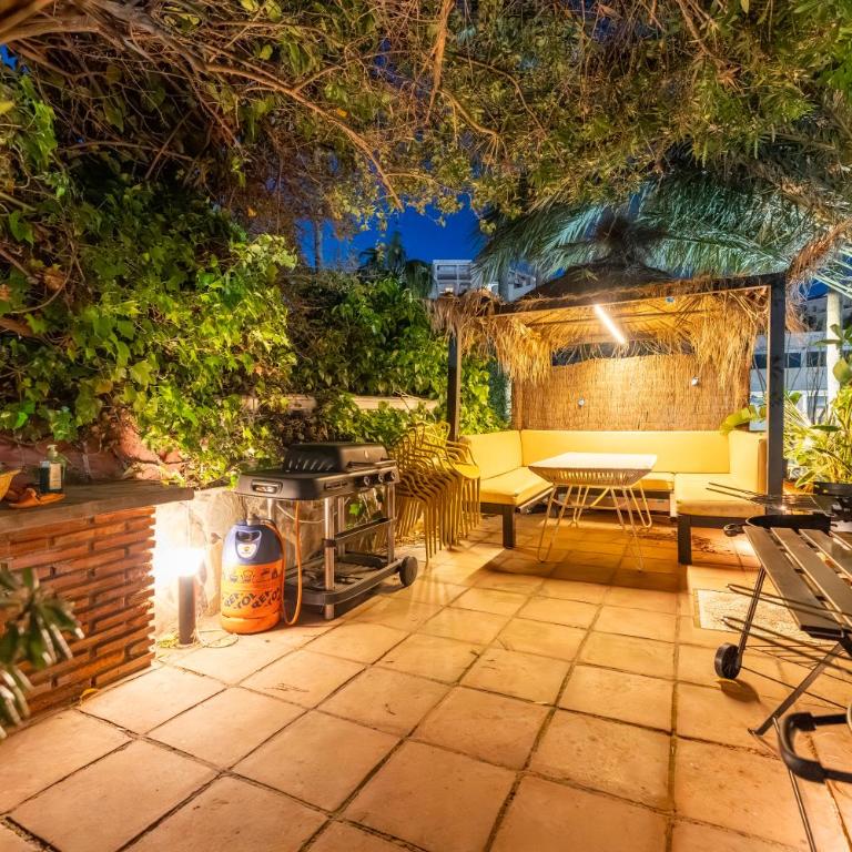Majestic Villa by the Beach Heated Private Pool & Jacuzzi - Villa with Sea View - 59