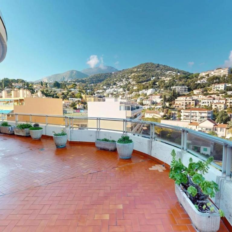 114FDM - Agréable 2P climatisé en dernier étage avec immense terrasse avec parking privé - Appartement 1 Chambre - 1