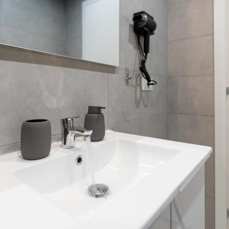 ReRent Rooms - 81 Manzoni Guesthouse - Camera Tripla Classic - 22