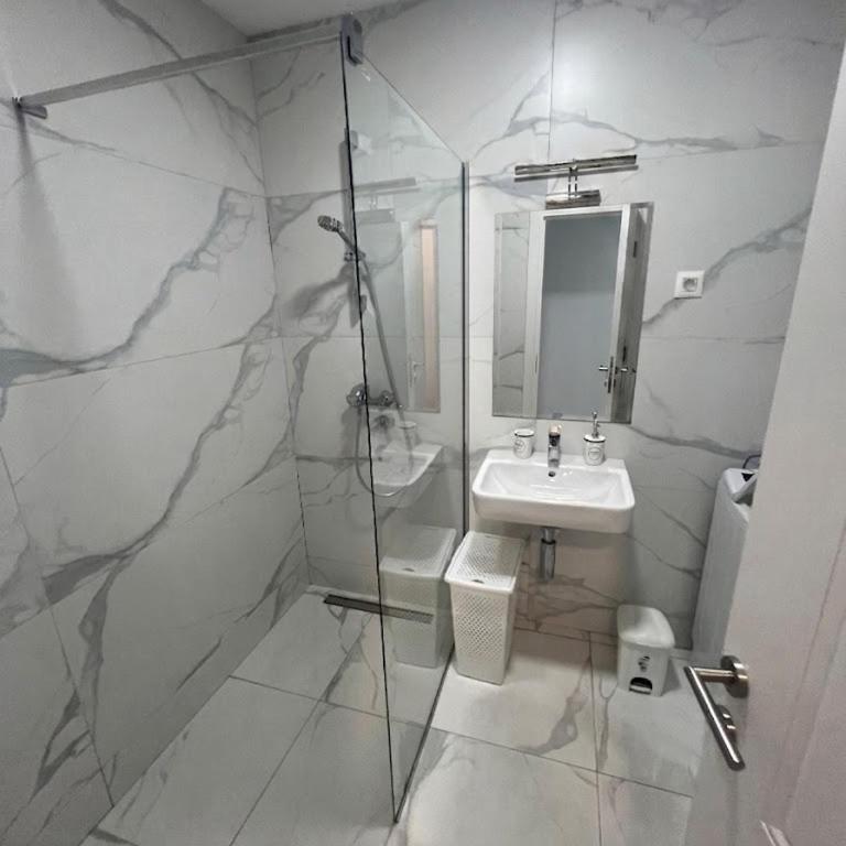 Central Economy Apartment - One-Bedroom Apartment - 6