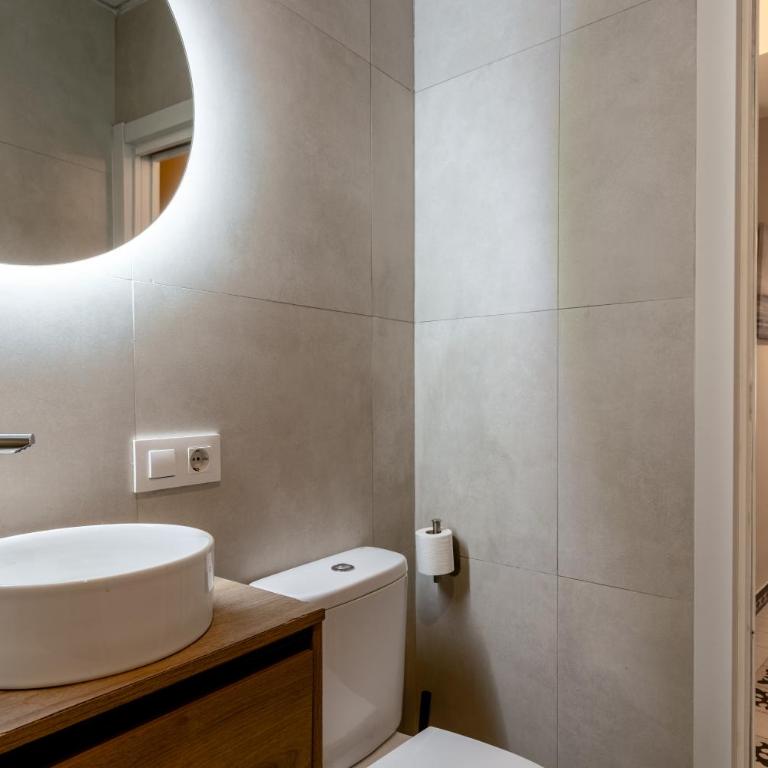 One&Lux Alameda de Hércules - Two-Bedroom Apartment - 27
