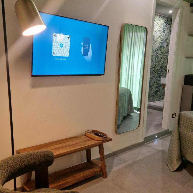 Roma Suite Style 2 - Camera Matrimoniale con Balcone - 21