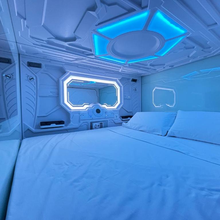 Futurotel Space Spa Madrid Center - Deluxe Double Capsule Room - 3
