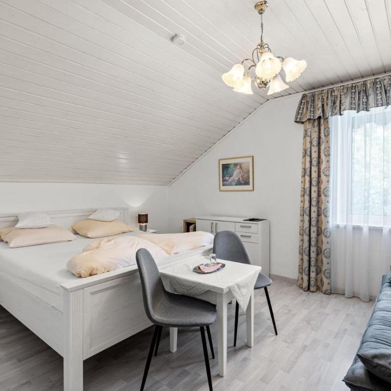 Hotel Nikolasch mit eigenem Seebad - Adults Preferred - Doppelzimmer mit Bergblick - 4
