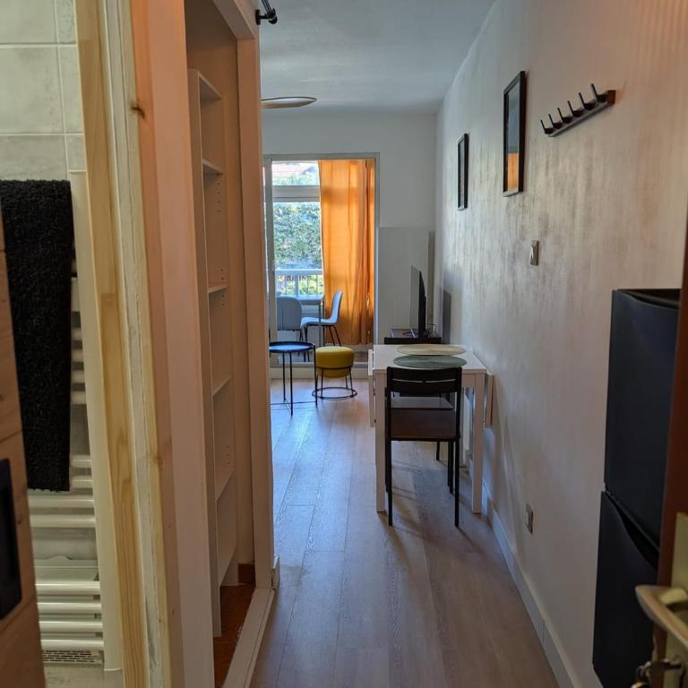 joli studio 5min plages tout à pied - Apartment - 9