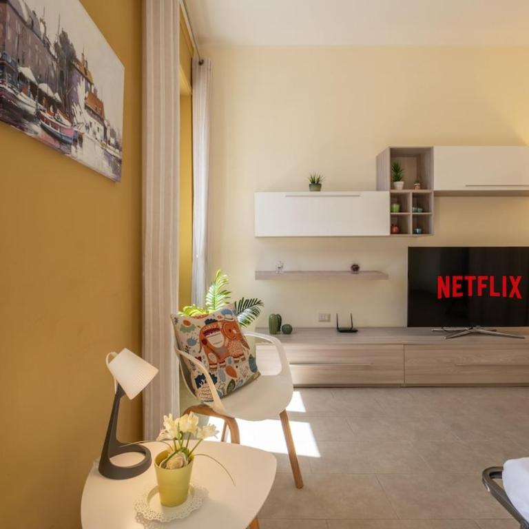 Bright apartment in the city center - Spacious & cozy - Appartamento con 2 Camere da Letto e Balcone - 18