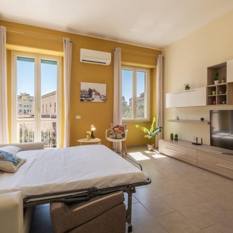Bright apartment in the city center - Spacious & cozy - Appartamento con 2 Camere da Letto e Balcone - 14