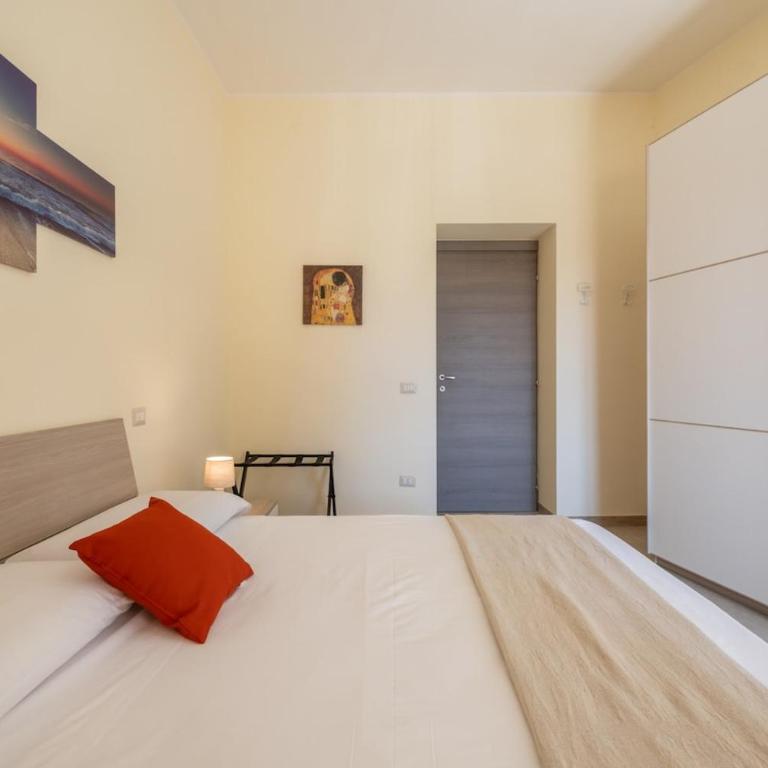 Bright apartment in the city center - Spacious & cozy - Appartamento con 2 Camere da Letto e Balcone - 9