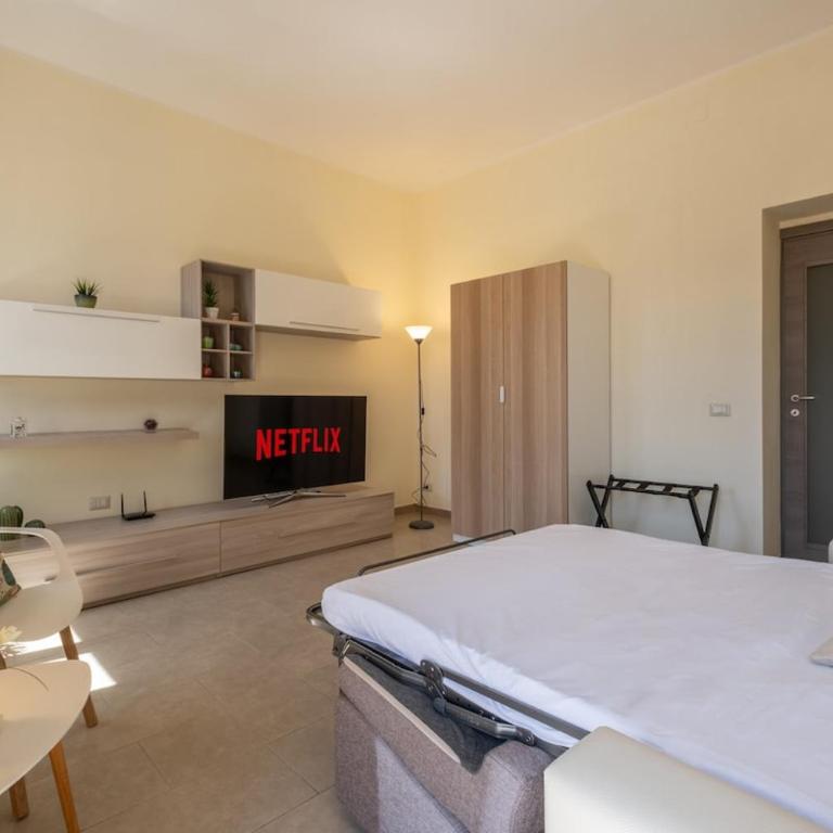 Bright apartment in the city center - Spacious & cozy - Appartamento con 2 Camere da Letto e Balcone - 26