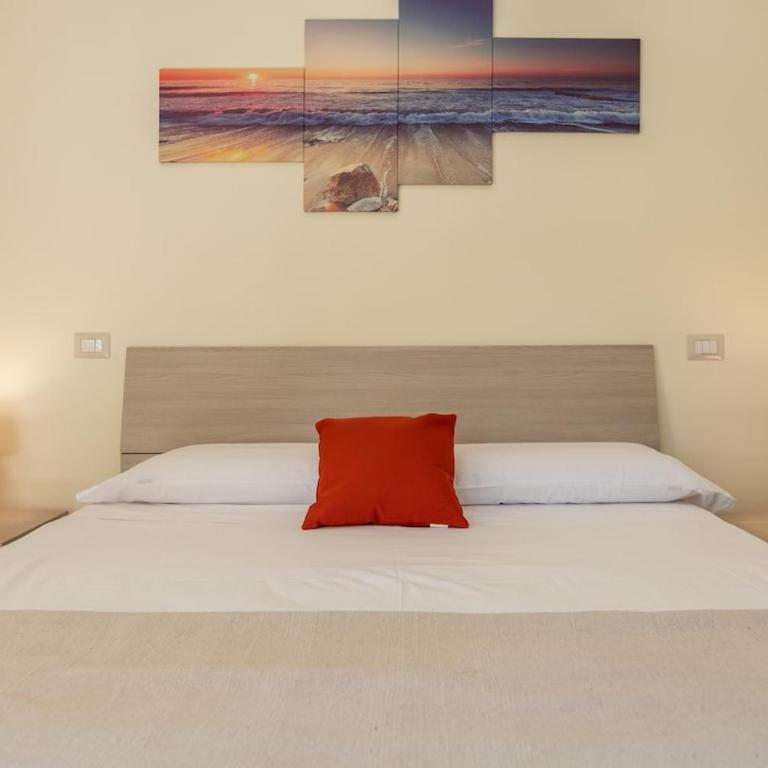 Bright apartment in the city center - Spacious & cozy - Appartamento con 2 Camere da Letto e Balcone - 8