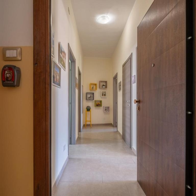 Bright apartment in the city center - Spacious & cozy - Appartamento con 2 Camere da Letto e Balcone - 45