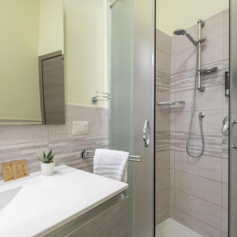 Bright apartment in the city center - Spacious & cozy - Appartamento con 2 Camere da Letto e Balcone - 37