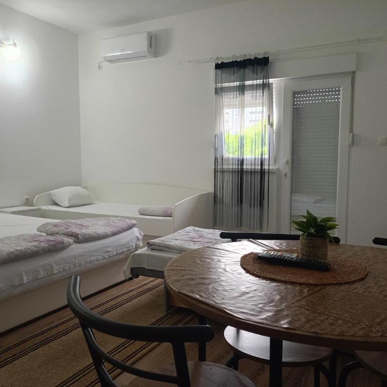 Apartments Aldi - Apartment - Ground Floor - 13