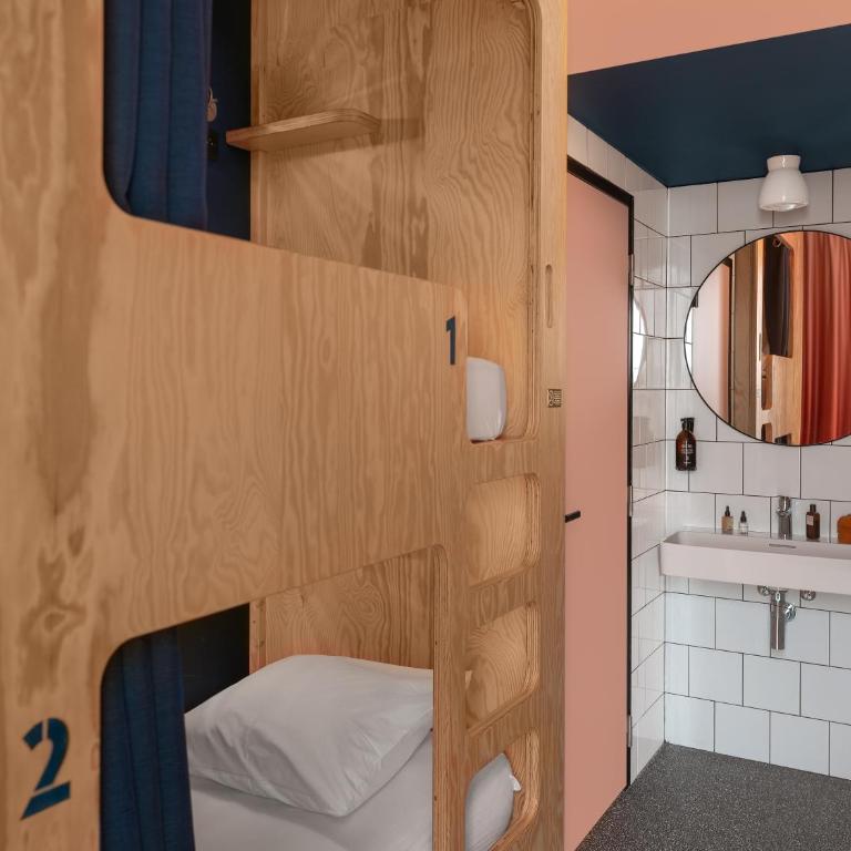 Eklo Hotels Nantes Centre - Île de Nantes - Dortoir Mixte de 4 Lits - 2