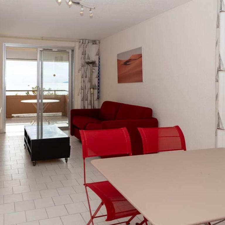 Beau T2 au Lavandou, vue mer, capacité 4, parking privé - FR-1-803-38 - Apartment - 9
