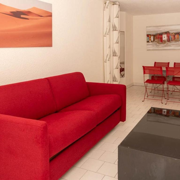Beau T2 au Lavandou, vue mer, capacité 4, parking privé - FR-1-803-38 - Apartment - 13