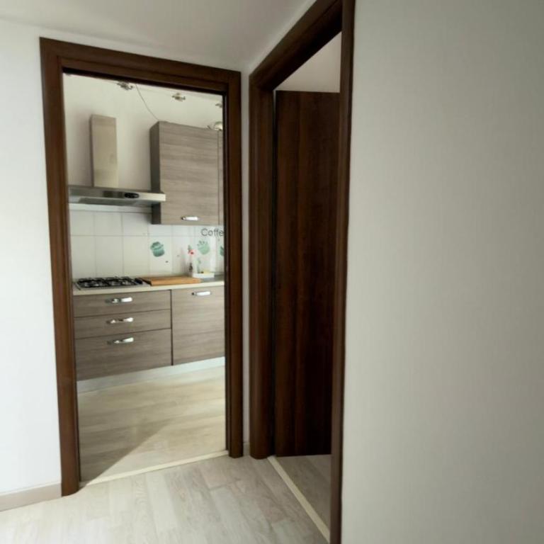Spacious and Bright - Appartamento Deluxe con 2 Camere da Letto e Balcone - 26