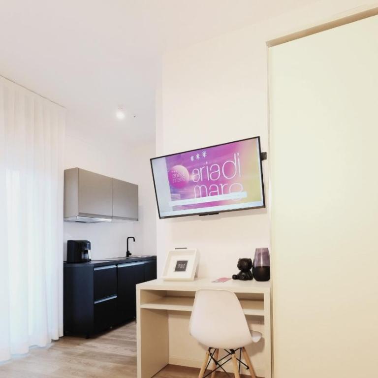 Hotel Aria di Mare Bed & Breakfast & Beach in centro a Riccione - Family Suite with Balcony - 2
