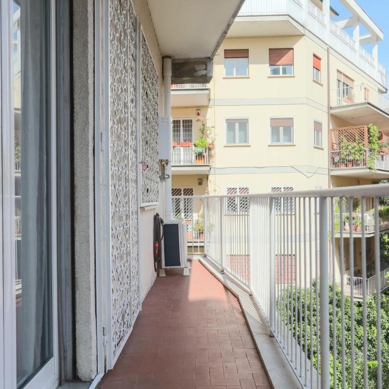 Silenziosa Oasi Moderna Appio Latino - Appartamento con 2 Camere da Letto e Balcone - 13