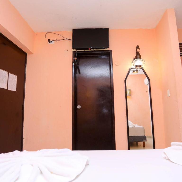 Hotel Hacienda Cancun - Suite - 11