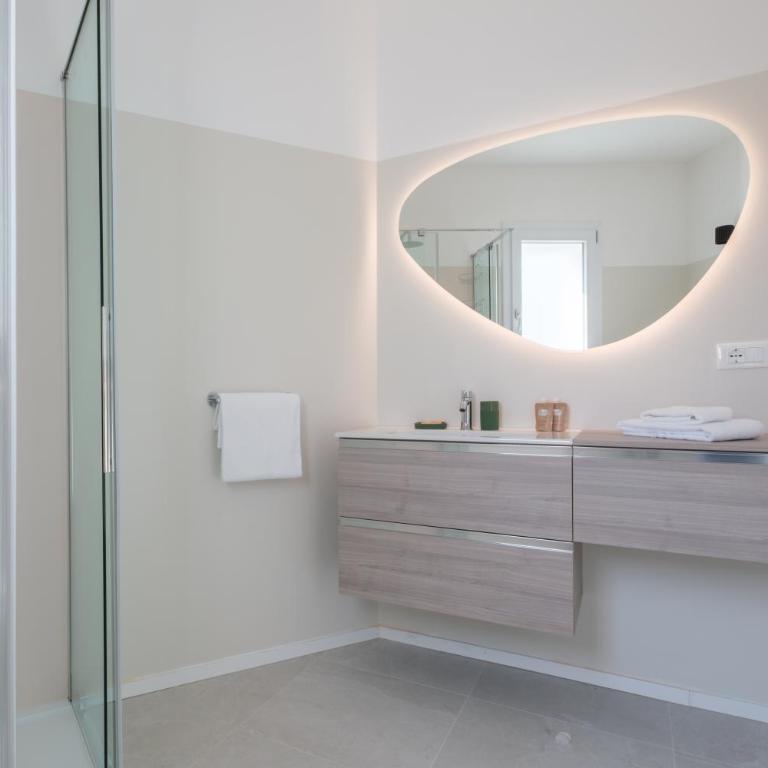 Casa dell'Avvocato by Studio Vita - Free Garage - Appartamento con 2 Camere da Letto - 42