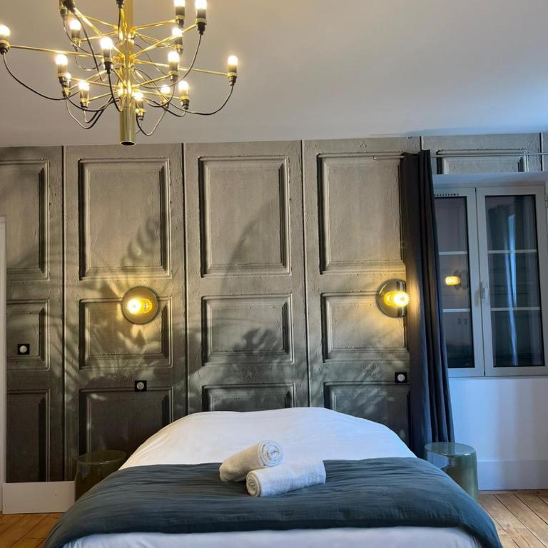 Domaine Clairfontaine Noyarey - Suites Junior - Chambre Double ou Lits Jumeaux - Vue sur Jardin - 10