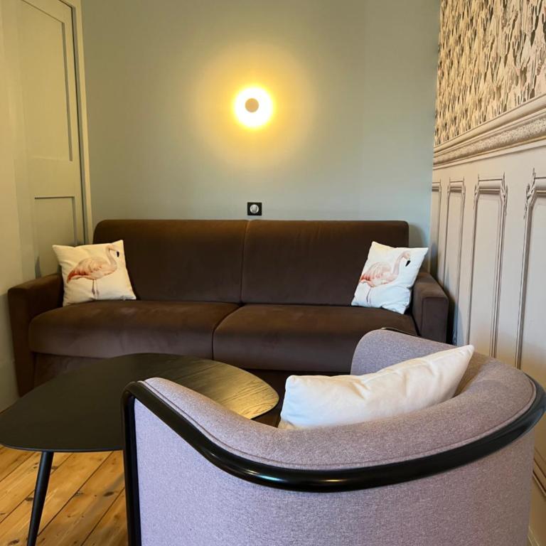 Domaine Clairfontaine Noyarey - Suites Junior - Chambre Double ou Lits Jumeaux - Vue sur Jardin - 15
