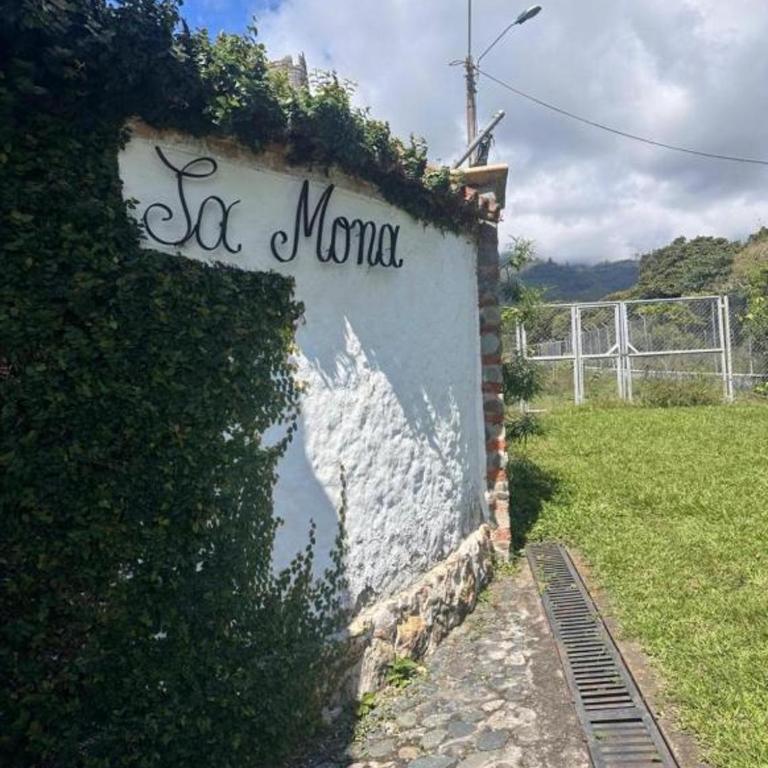 La Mona - Six-Bedroom House - 5
