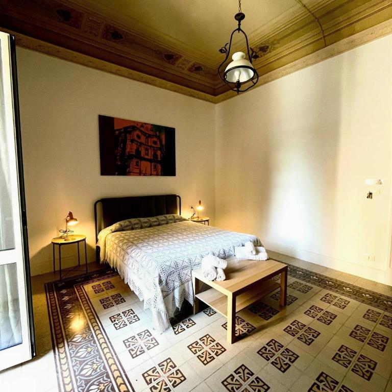 Le Suite Vintage del Corso - Double Room with Balcony - 9