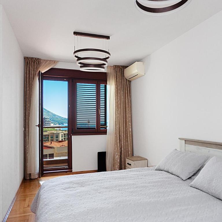 Three bedroom spacious apartment Anatolia - Three-Bedroom Apartment with Balcony - 27