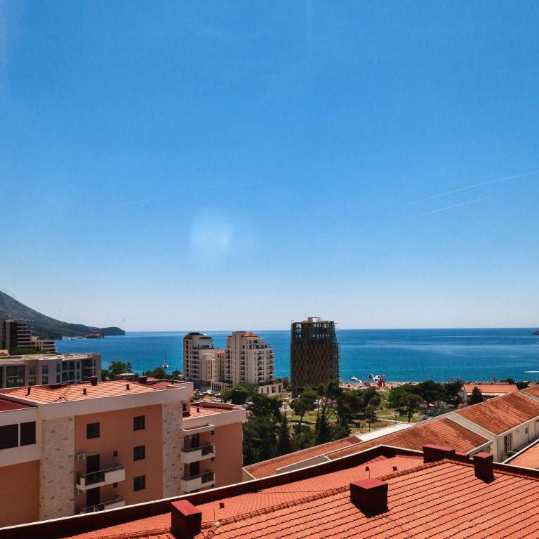 Three bedroom spacious apartment Anatolia - Three-Bedroom Apartment with Balcony - 22