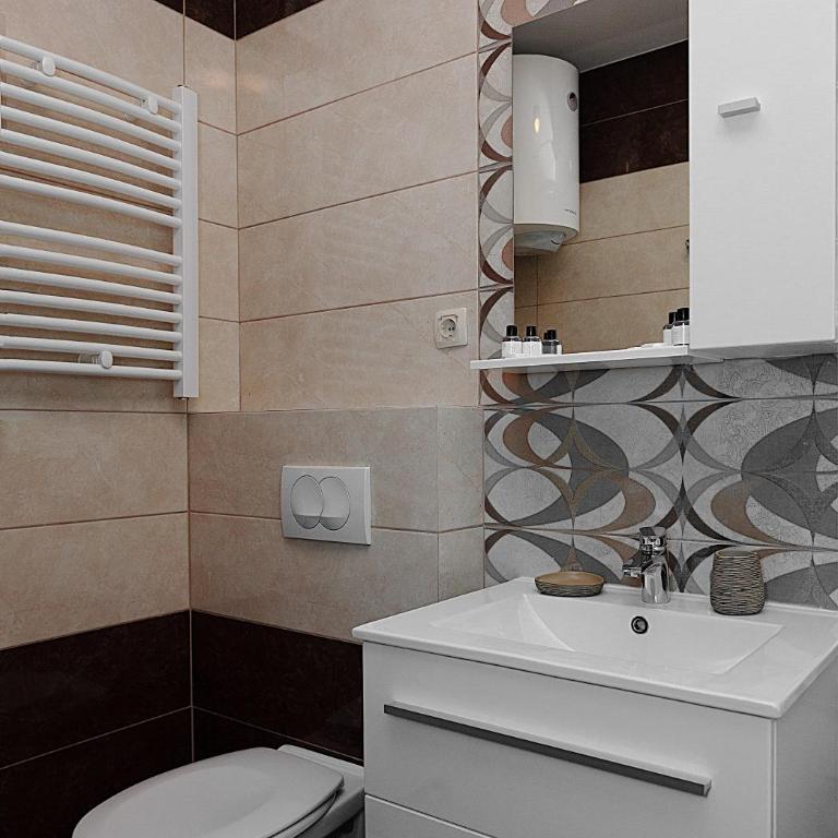 Three bedroom spacious apartment Anatolia - Three-Bedroom Apartment with Balcony - 41