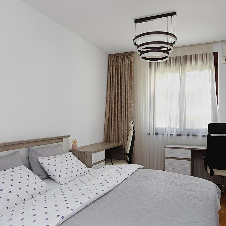 Three bedroom spacious apartment Anatolia - Three-Bedroom Apartment with Balcony - 32