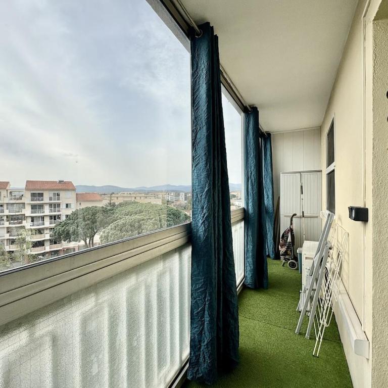 Studio moderne avec loggia, vue dégagée - Studio Apartment with Balcony - 5