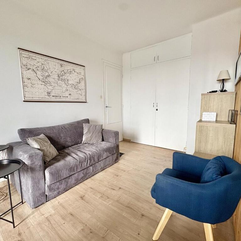 Studio moderne avec loggia, vue dégagée - Studio Apartment with Balcony - 2