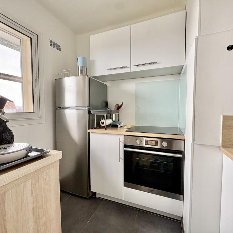 Studio moderne avec loggia, vue dégagée - Studio Apartment with Balcony - 9