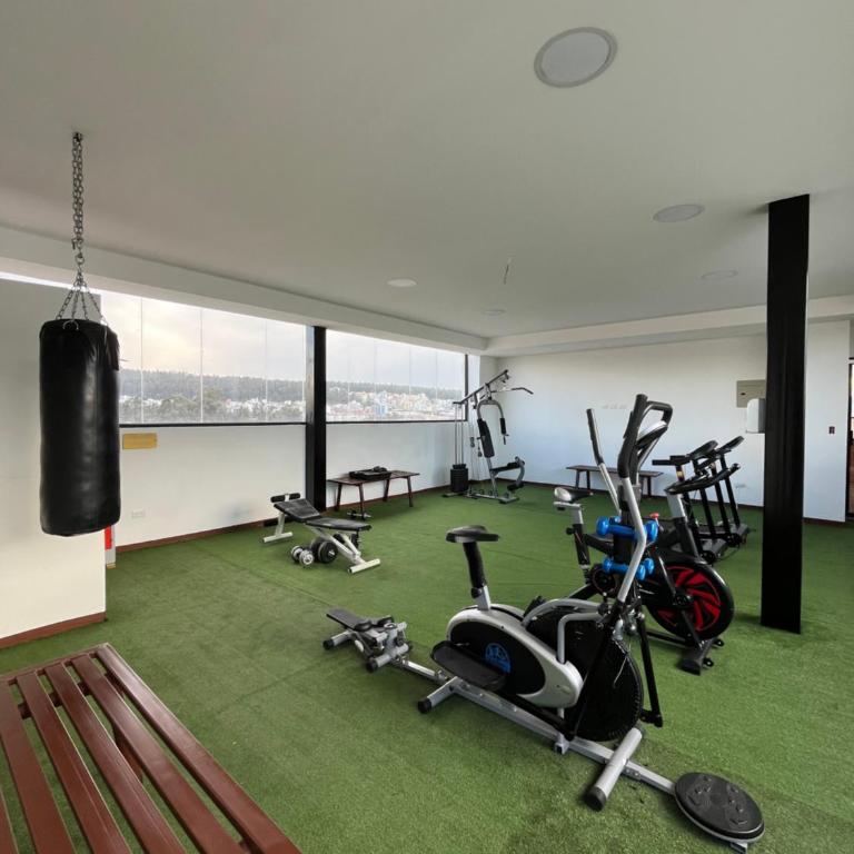 Suite con Vista Panorámica, Gym, Parqueo, Zona Top Quito - Two-Bedroom Apartment - 7