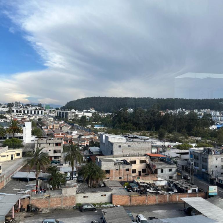 Suite con Vista Panorámica, Gym, Parqueo, Zona Top Quito - Two-Bedroom Apartment - 25
