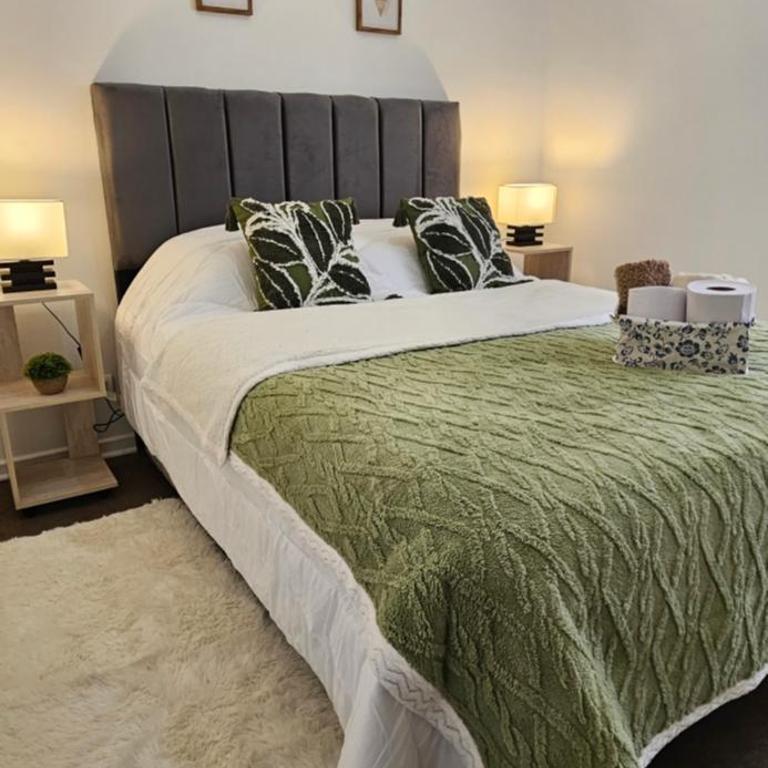 Tranquilo departamento Familiar cercano a 5 sur - Three-Bedroom Standard Apartment - 1