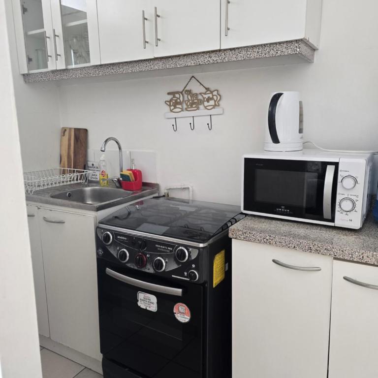 Tranquilo departamento Familiar cercano a 5 sur - Three-Bedroom Standard Apartment - 8