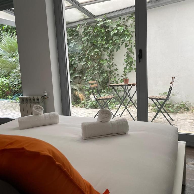 Modern apartment with terrace and fireplace, Downtown, La Latina - One-Bedroom Apartment - 1