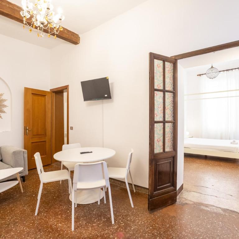 Realkasa Musei Apartment - Two-Bedroom Apartment - 12