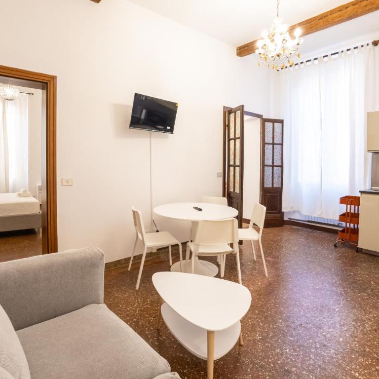 Realkasa Musei Apartment - Two-Bedroom Apartment - 10
