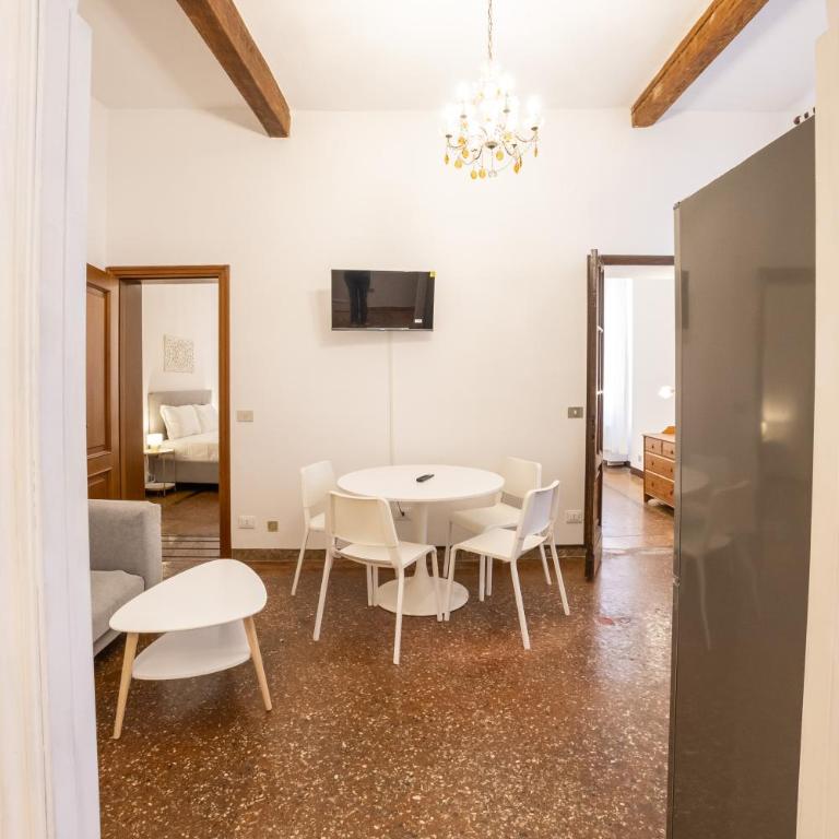 Realkasa Musei Apartment - Two-Bedroom Apartment - 11