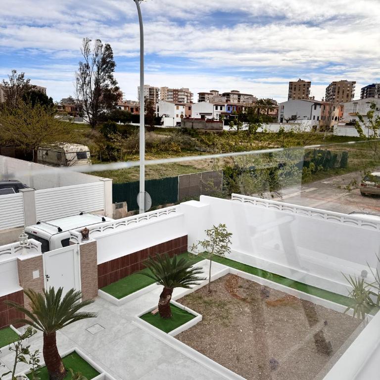 Casa Benicasim - Three-Bedroom House - 13