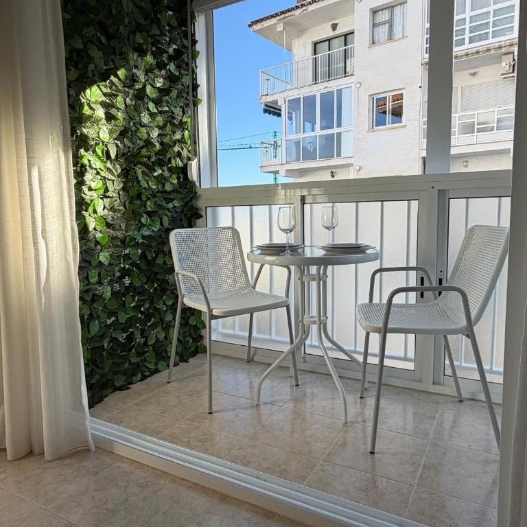 Sunlight Apartment - Apartamento soleado con balcón y piscina en el centro de Nerja - One-Bedroom Apartment - 12