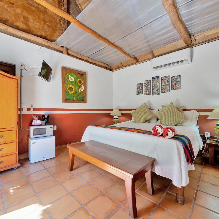 La Hacienda - Studio with Pool View - 10