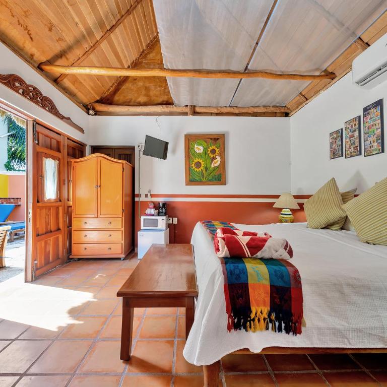 La Hacienda - Studio with Pool View - 14