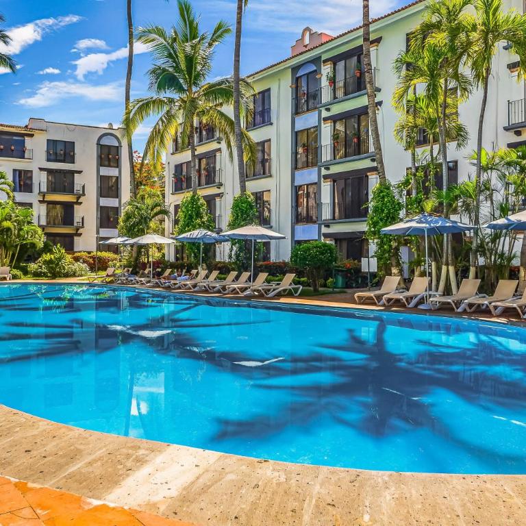 Cozy apartment w/ balcony, pool views, free Wifi - Vacation Home - 4